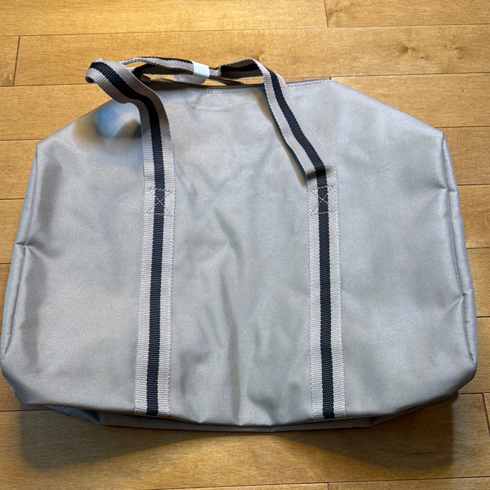 NWOT DSW Beige Tote Bag with Black Straps